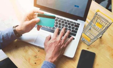 VAT-ON-ECOMMERCE-BUSINESS-IN-UAE-768x512